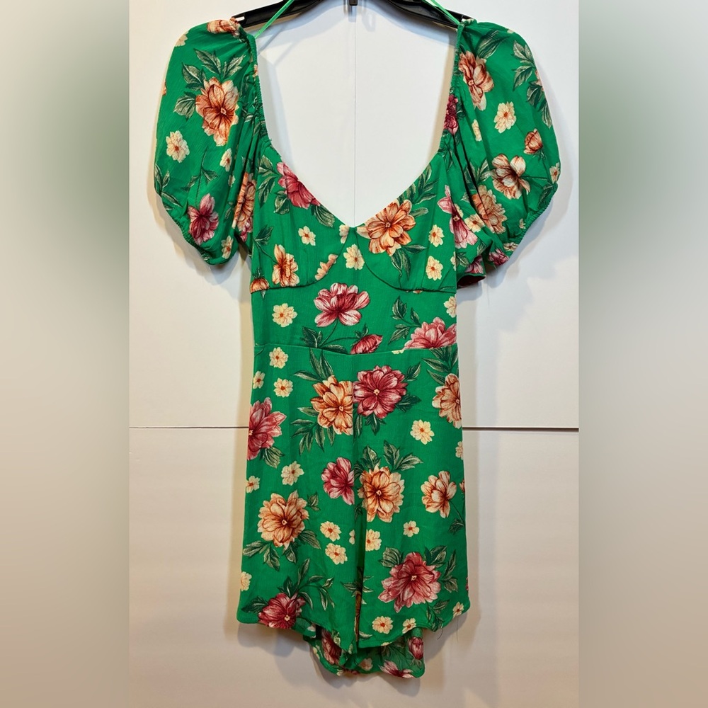 Ambiance Green Floral Tie Back Short Sleeve Romper Size Small